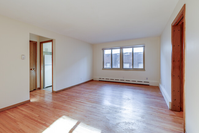 3520 Grand Ave S in Minneapolis, MN - Building Photo - Interior Photo