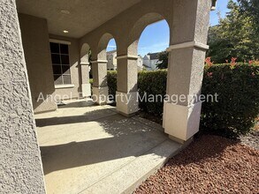 3055 Brunnet Ln in Sacramento, CA - Building Photo - Building Photo