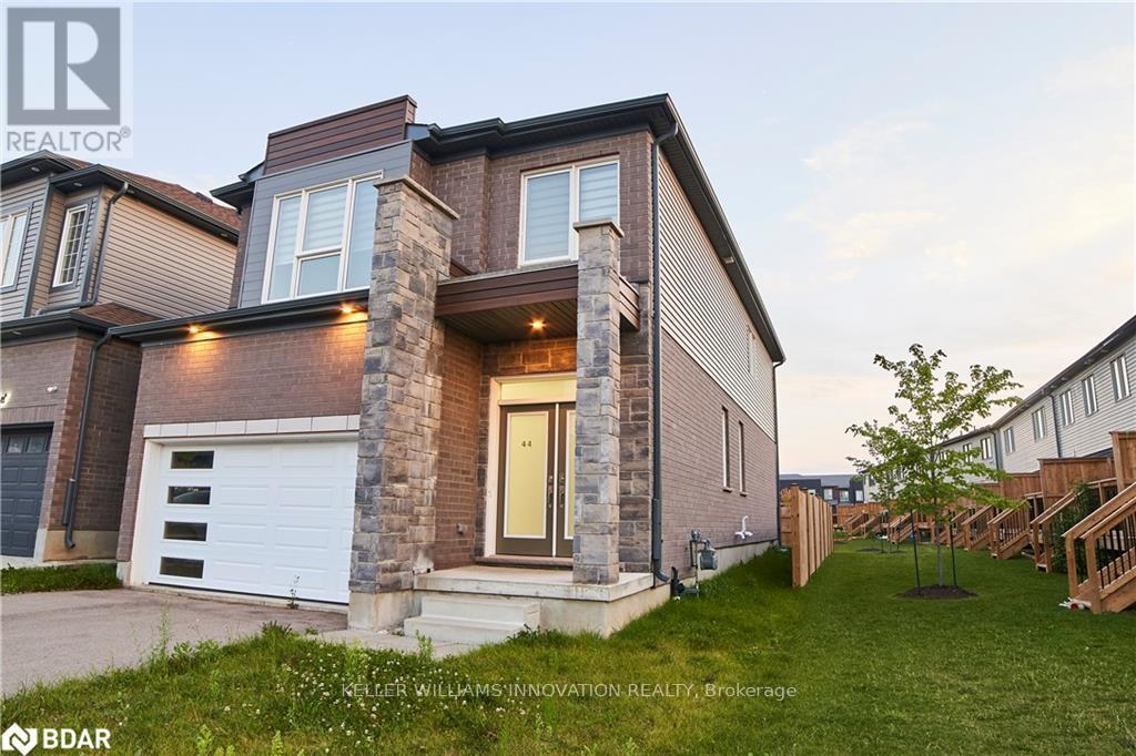 44 Saddlebrook Ct in Kitchener, ON - Building Photo