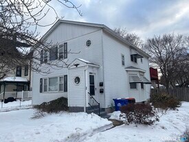 33 Spring St in Wallingford, CT - Building Photo