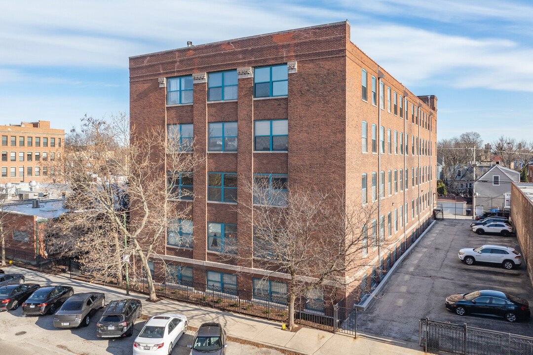 Ravenswood Station Lofts in Chicago, IL - Building Photo