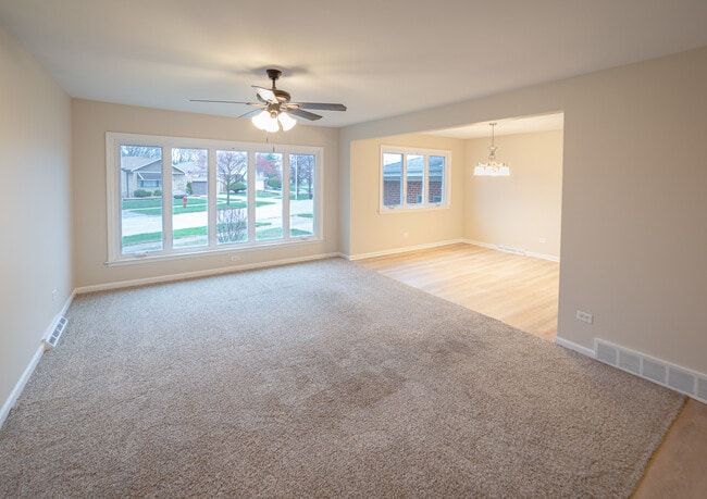 4841 Lamb Dr in Oak Lawn, IL - Building Photo - Building Photo