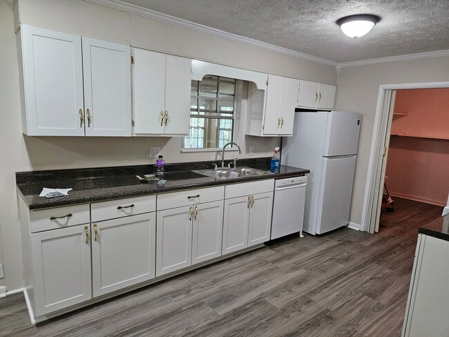 1108 Maxanna Dr in Anniston, AL - Building Photo - Building Photo