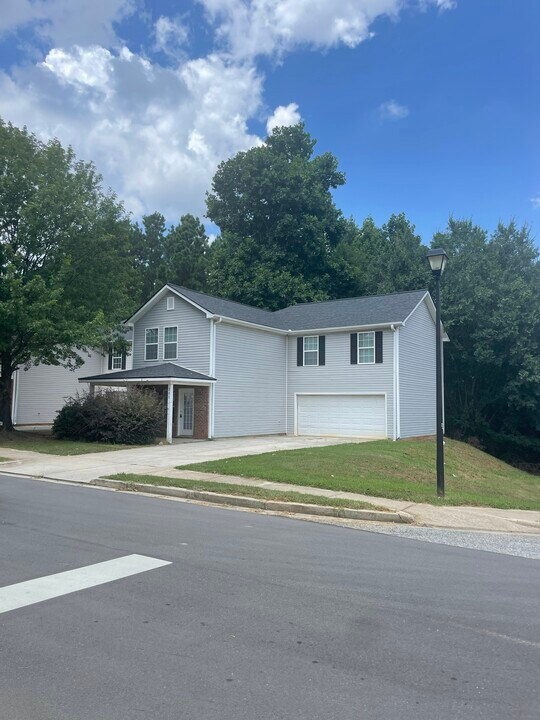 200 Milford Dr in Athens, GA - Building Photo