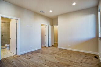 2538 W Addison St in Chicago, IL - Building Photo - Building Photo