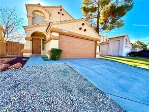 10001 Coral Sands Dr in Las Vegas, NV - Building Photo - Building Photo