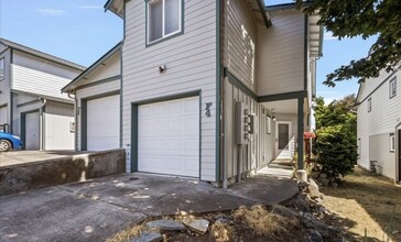 30875 State Rte 20 in Oak Harbor, WA - Building Photo - Building Photo