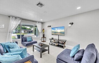 2631 NE 19th Ave in Lighthouse Point, FL - Building Photo - Building Photo