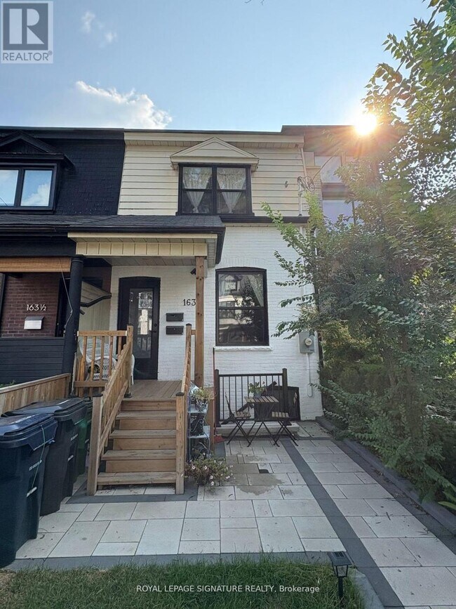 163 Hampton Ave in Toronto, ON - Building Photo - Building Photo