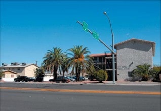 Koval Apartments in Las Vegas, NV - Building Photo - Building Photo