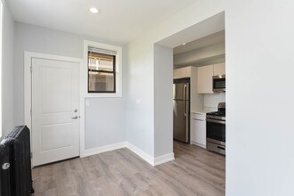 1704 W Juneway Terrace in Chicago, IL - Building Photo - Building Photo