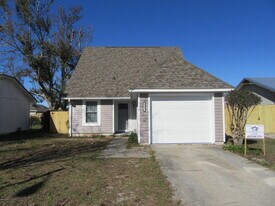 403 Tanya Pass in Panama City, FL - Building Photo