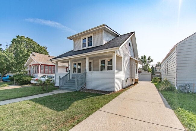 7305 32nd Ave in Kenosha, WI - Building Photo - Building Photo
