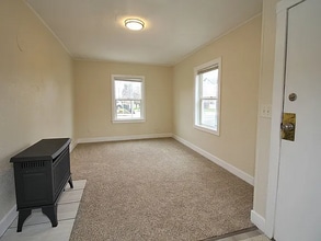 7630 SE Woodstock Blvd in Portland, OR - Building Photo - Building Photo