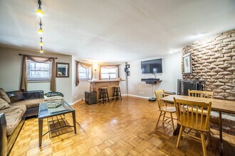 2912 N Halsted St in Chicago, IL - Building Photo - Building Photo