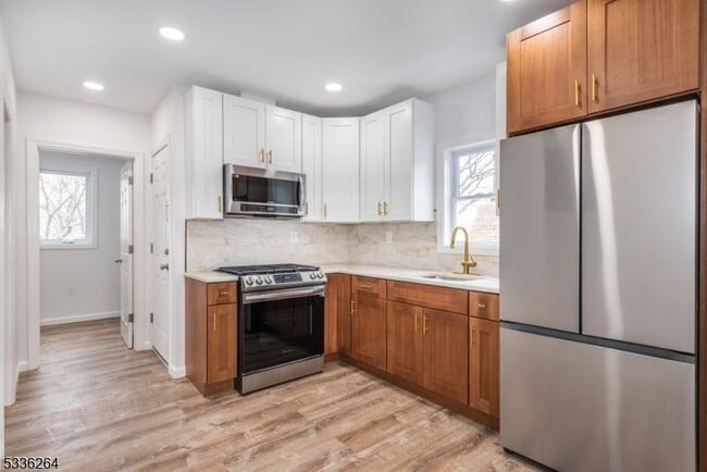property at 823 S 17th St