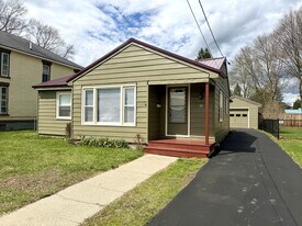 30 Randall St in Cortland, NY - Building Photo