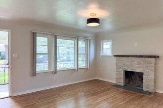 431 Deodar Ave in Oxnard, CA - Foto de edificio - Building Photo