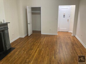 East 84th Street, Unit 2F in New York, NY - Foto de edificio - Building Photo