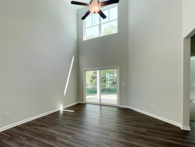 property at 325 Dipsea Spg