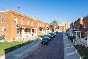 Travers Row Houses in Omaha, NE - Foto de edificio - Building Photo