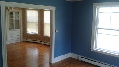 16 Sawyer St, Unit 16 Sawyer Street in Portland, ME - Foto de edificio - Building Photo