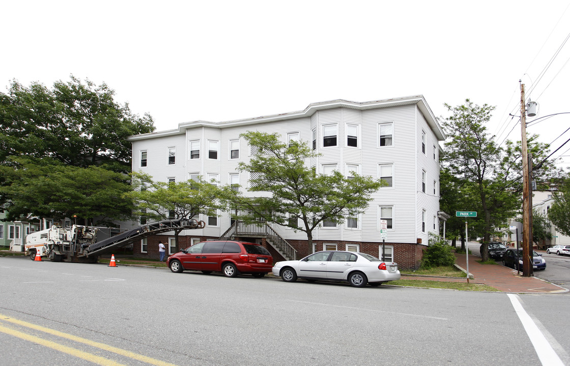 216-218 Park Ave in Portland, ME - Foto de edificio