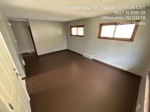 5827 N 65th St in Milwaukee, WI - Foto de edificio - Building Photo