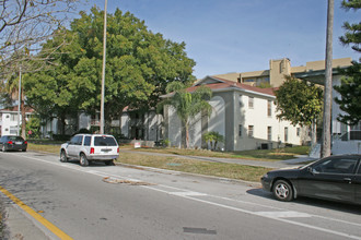 Amber Oaks Apartments in Tampa, FL - Building Photo - Building Photo