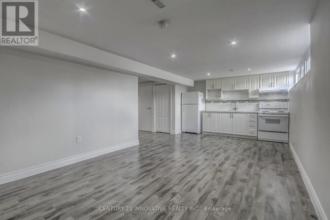 17 Tralee Ave in Toronto, ON - Building Photo - Building Photo