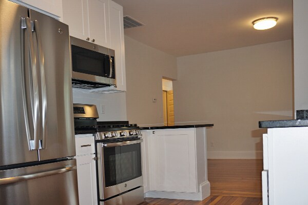17 Ashland St in Somerville, MA - Foto de edificio - Building Photo