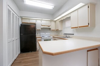 142 Cascade St in Deltona, FL - Building Photo - Building Photo