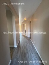 10821 Tamarron Dr in Bakersfield, CA - Building Photo - Building Photo