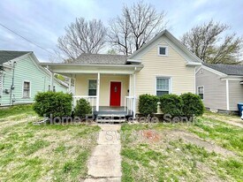 618 W Harrison St in Springfield, MO - Building Photo