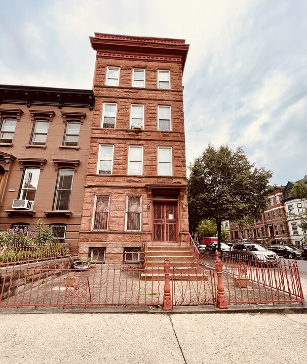 391 Lewis Avenue in Brooklyn, NY - Building Photo