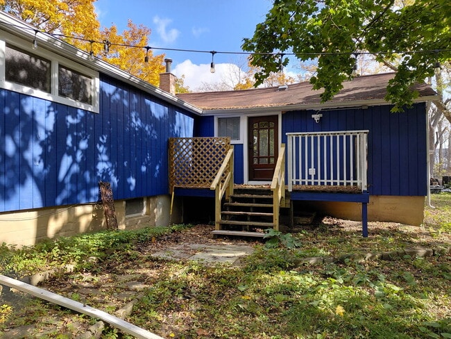 property at 1485 W Dundee Rd