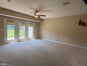 2082 Deer Run Dr in Hummelstown, PA - Building Photo - Building Photo