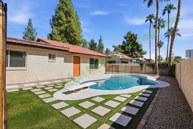 341 E Tremaine Ave in Gilbert, AZ - Building Photo - Building Photo