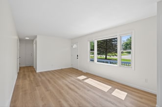 215 Sherwood Rd in Shoreview, MN - Building Photo - Building Photo
