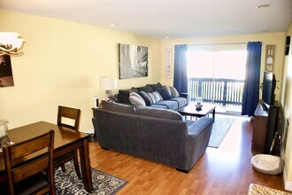 3605 W Hidden Ln in Rolling Hills Estates, CA - Building Photo - Building Photo