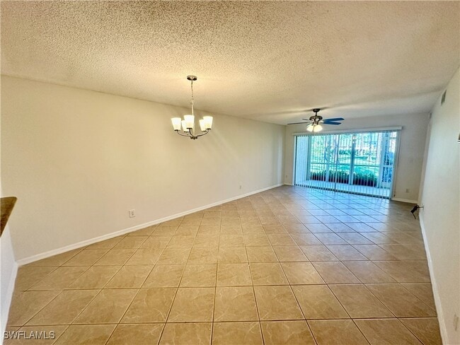 738 Landover Cir in Naples, FL - Building Photo - Building Photo