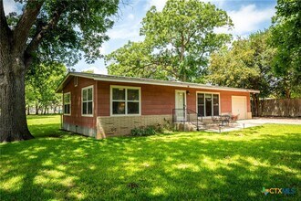 2052 Gruene Rd in New Braunfels, TX - Building Photo - Building Photo