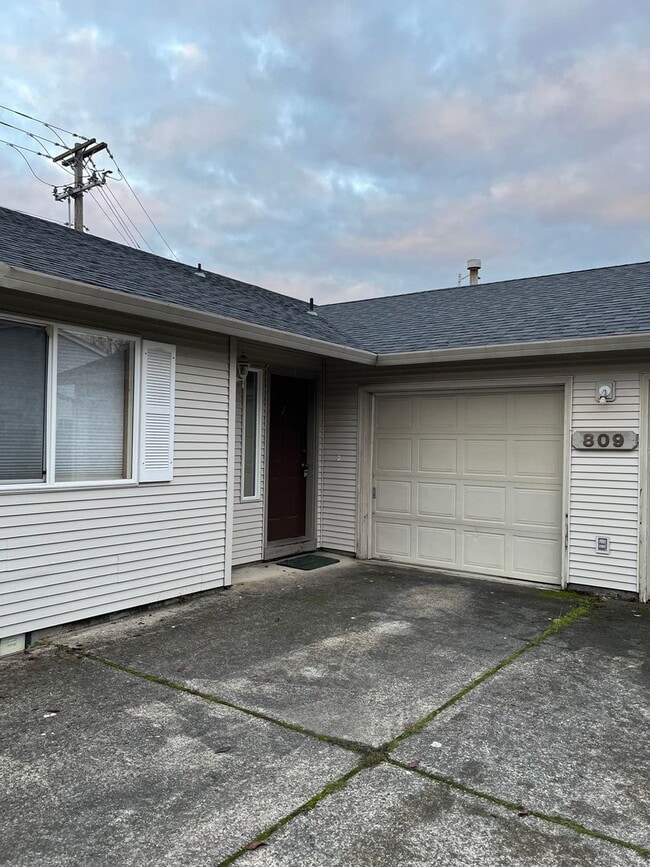 property at 809 SE 135th Ct