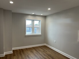 270 Morris Ave, Unit Apt 1 in Springfield, NJ - Building Photo - Building Photo