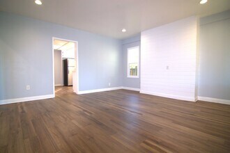 8806 Haskell Ave in Los Angeles, CA - Building Photo - Building Photo