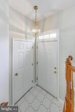 13504 Hayworth Dr in Rockville, MD - Foto de edificio - Building Photo