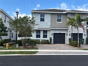 146 SW 170th Ave in Pembroke Pines, FL - Building Photo - Building Photo