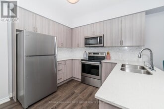 290 Liberty St N in Clarington, ON - Building Photo - Building Photo