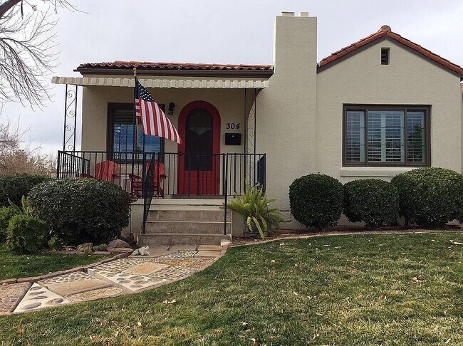 304 Nevada Way in Boulder City, NV - Building Photo - Building Photo