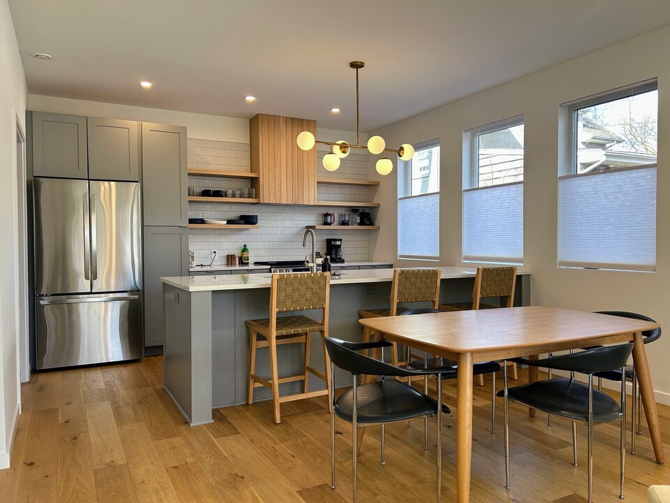 907 E Washington St, Unit B in Urbana, IL - Foto de edificio